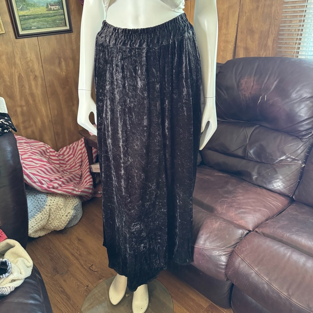 Vintage Reitmans Goth Black Velvet Skirt